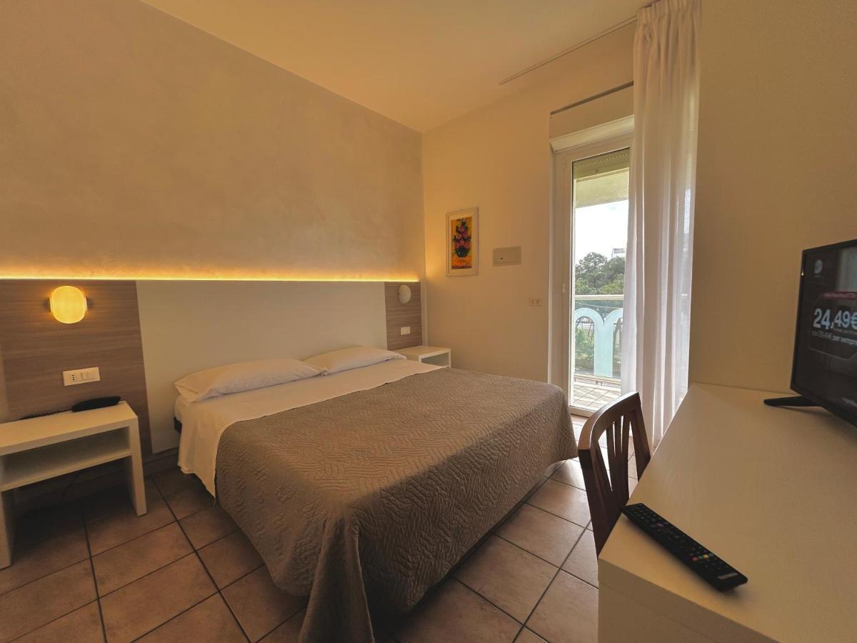 Hotel Adria Milano Marittima Exterior photo
