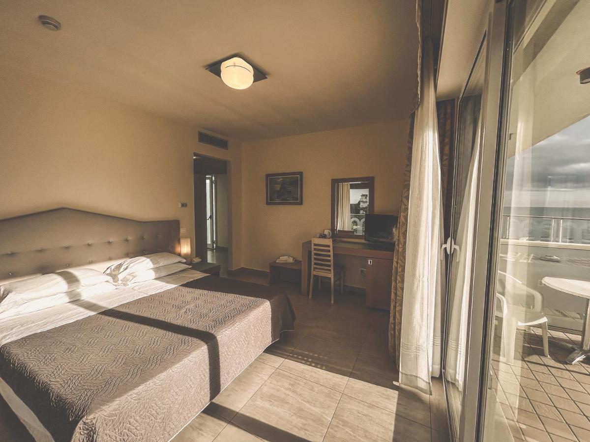 Hotel Adria Milano Marittima Exterior photo