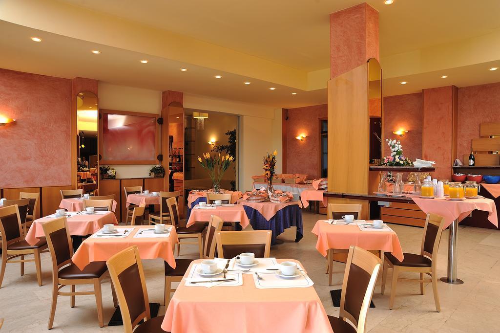 Hotel Adria Milano Marittima Exterior photo