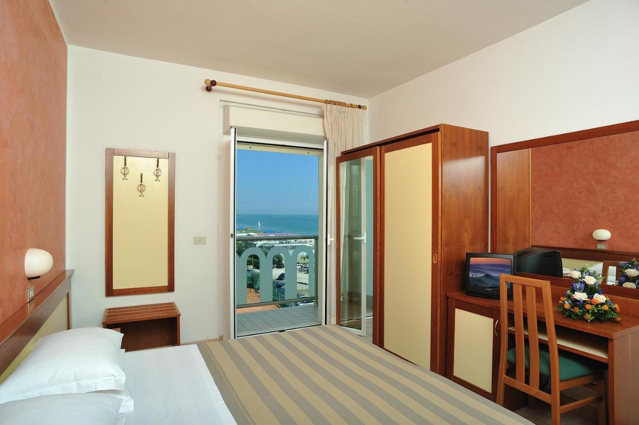 Hotel Adria Milano Marittima Exterior photo