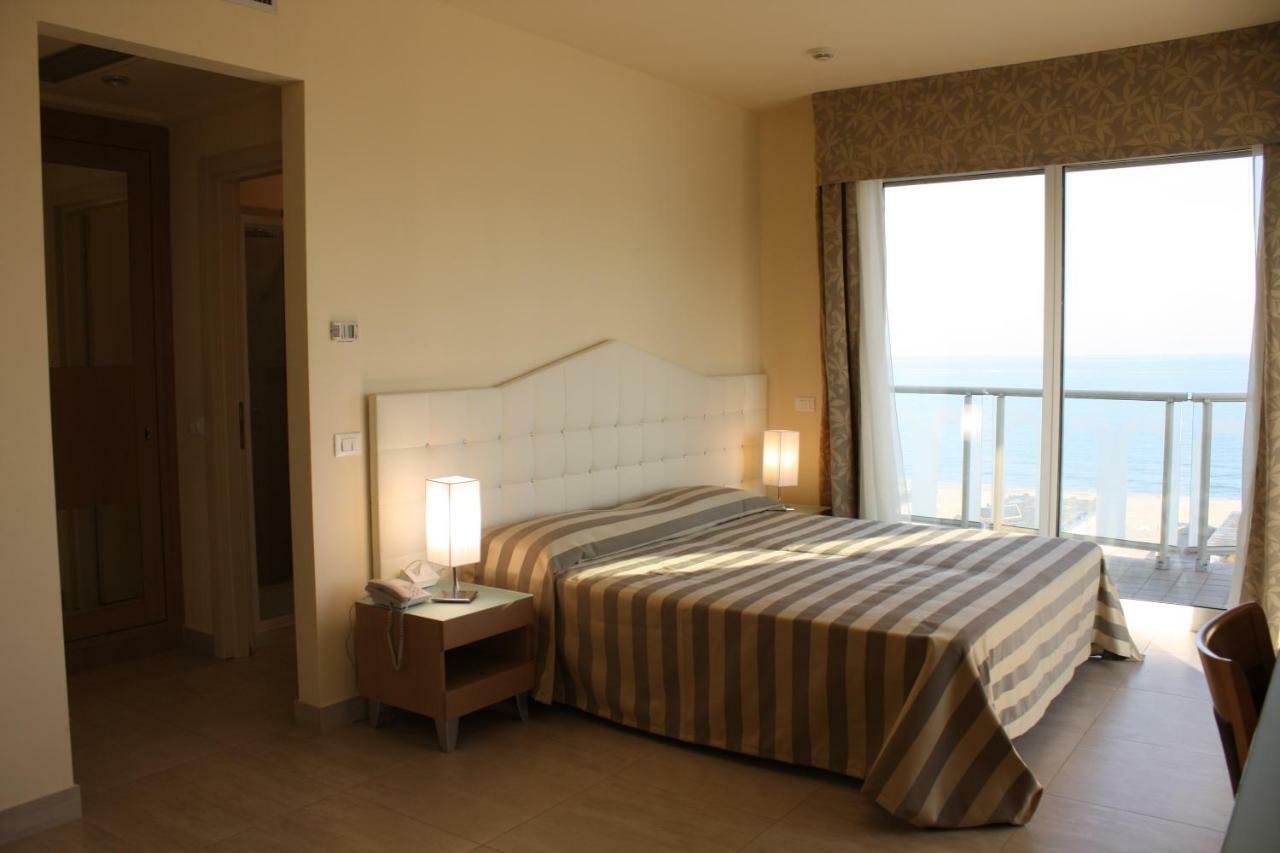 Hotel Adria Milano Marittima Exterior photo